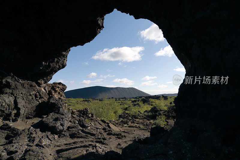 Dimmuborgir 和 Hverfjall 陨石坑